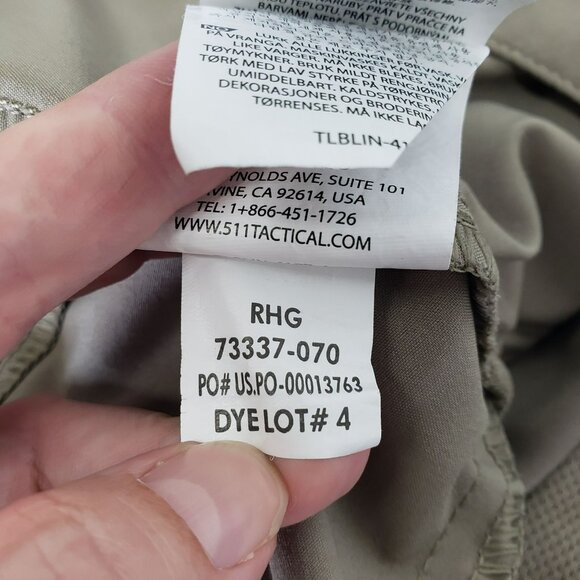 5.11 Tactical Dart Shorts Mens Size 44 Reinforced Belt Loops Tan Khaki - Picture 4 of 10